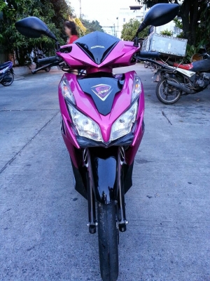 ขาย HONDA CLICK 125 I ปี 2012 สภาพ เดิมๆ สวยๆ คับ สี ชมพู ดำ ขาย HONDA CLICK 125 I ปี 2012 สภาพ เดิมๆ สวยๆ คับ สี ชมพู ดำ