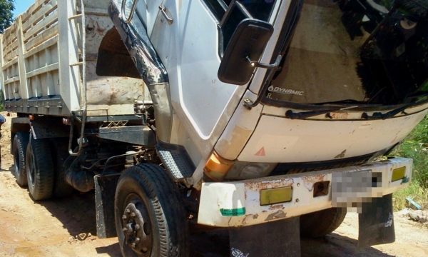 MITSUBISHI FUSO  FN527