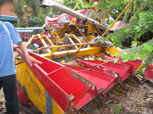 ขายจ้าวช้างปี 50 ยกชุด รถเกี่ยวมัดจำแล้วครับ  เหลือเทลเลอร์ครับ