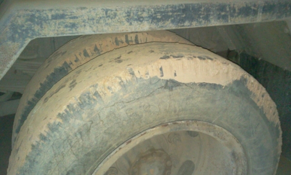 รถบรรทุกหกล้อดั้มยี่ห้ออีซูซุ รถบรรทุกหกล้อดั้มยี่ห้ออีซูซุ