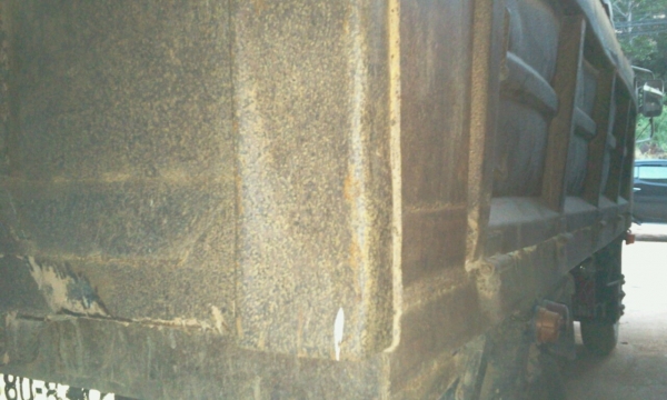 รถบรรทุกหกล้อดั้มยี่ห้ออีซูซุ รถบรรทุกหกล้อดั้มยี่ห้ออีซูซุ