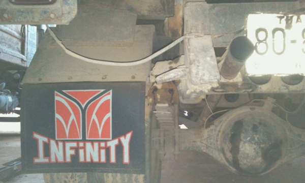 รถบรรทุกหกล้อดั้มยี่ห้ออีซูซุ รถบรรทุกหกล้อดั้มยี่ห้ออีซูซุ