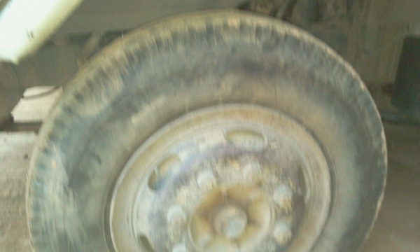 รถบรรทุกหกล้อดั้มยี่ห้ออีซูซุ รถบรรทุกหกล้อดั้มยี่ห้ออีซูซุ