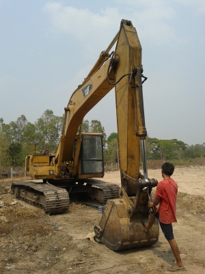 รถแบคโฮ CAT  E200B  สภาพสวย  รถทำงานดี ไม่มีปัญหาจุกจิก