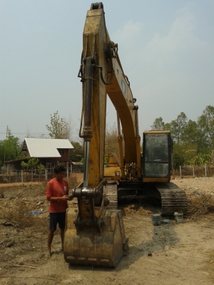 รถแบคโฮ CAT  E200B  สภาพสวย  รถทำงานดี ไม่มีปัญหาจุกจิก