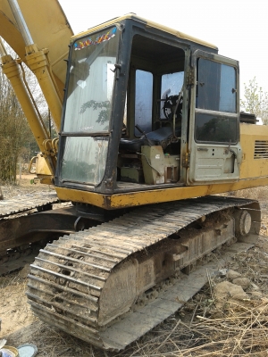 รถแบคโฮ CAT  E200B  สภาพสวย  รถทำงานดี ไม่มีปัญหาจุกจิก