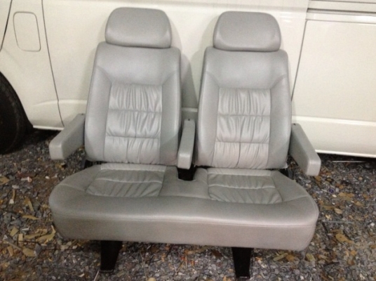 ปรับลดราคาคับ ขายเบาะvipผ่าชยายแปลงทรง 3-4แถว ปรับราคาคับ. ขาย20000