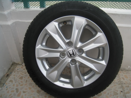 ขายล้อแม็ก Honda jazz 15"x5.5" et45 4รู100 +ยาง ปี11(081-3747940)