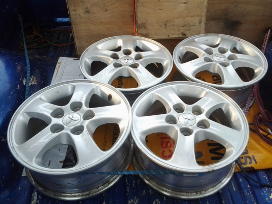 ไทตั้น ขอบ15 5รู ไทตั้น ขอบ15 5รู