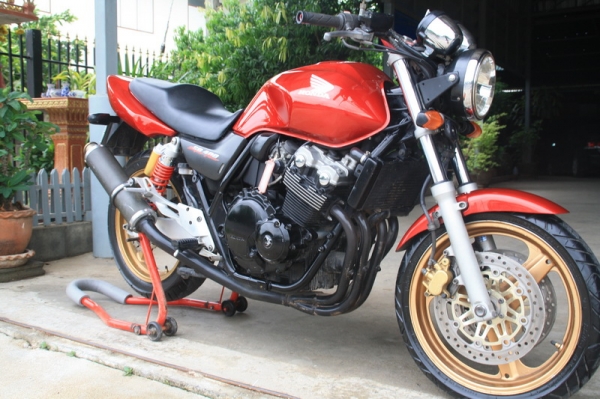 ขาย CB 400 ปี 2000 เทคนักเรียน ทะเบียนแท้ สมอ. โอนได้ทั่วประเทศ 138000