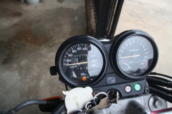 ขาย CB 400 ปี 2000 เทคนักเรียน ทะเบียนแท้ สมอ. โอนได้ทั่วประเทศ 138000