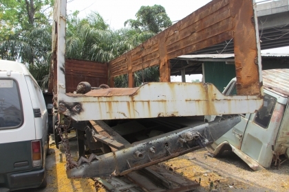 ขายหางเทอร์เลอร์ดั้ม2เพลา รถโดนชนข้างหน้ามา คัซซีเบี่ยว ที่เหลือปกติ ทะเบียนไม่ขาด