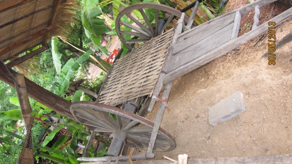 ขายเกวียนโบราณไม้พยุงเกือบทั้งหลังเริ่มจะหายากแล้วครับ เกวียนสภาพดีสภาพเกือบสมบูรณ์เก่าเก็บของผูเต่าแถวบ้านครับ  มียุ3หลังด่วนๆๆๆเปิดที่หลังละ13000บาทราคาคุยกันได้ครับสนใจติดต่อ 0801696651 อยู่อำนาจเจริญครับ