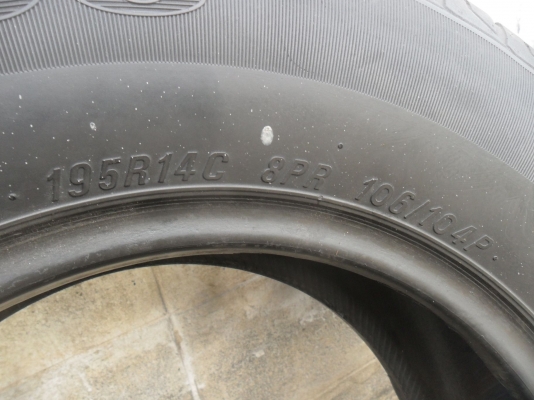 ยาง 195R14 บรรทุก สวยๆ 1 คู่ ราคา 1750 บาท