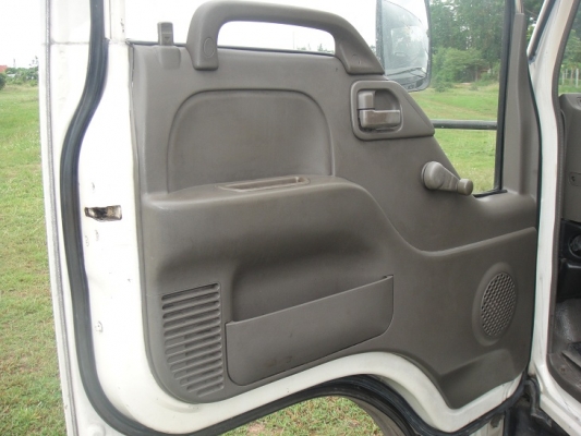 ขาย อีซูซุ NPR 120 แรง ตู้แห้ง 4.3 เมตร ( ห้างแท้ ) จดปี 42