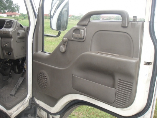 ขาย อีซูซุ NPR 120 แรง ตู้แห้ง 4.3 เมตร ( ห้างแท้ ) จดปี 42