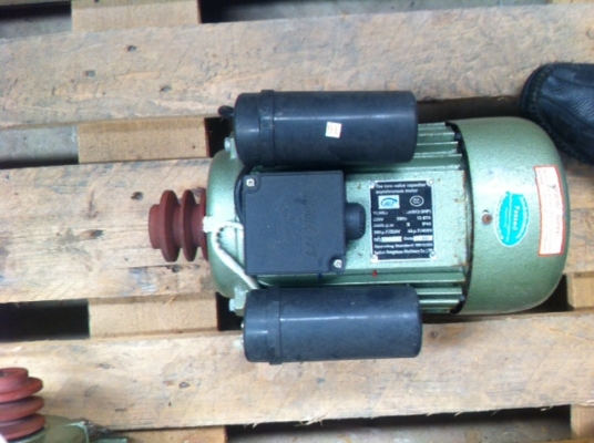 มอเตอร์3 แรงรอบจัด 2800 รอบ ใช้ไฟ220 V.แรงดีใช้ทน(เอามาต่อกับโรงสีข้าวใช้เองเป็นปีแล้ว)ไม่มีปัญหาเลยมี10ลูก