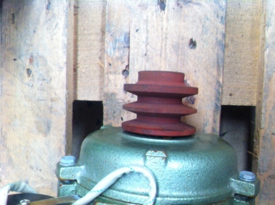 มอเตอร์3 แรงรอบจัด 2800 รอบ ใช้ไฟ220 V.แรงดีใช้ทน(เอามาต่อกับโรงสีข้าวใช้เองเป็นปีแล้ว)ไม่มีปัญหาเลยมี10ลูก