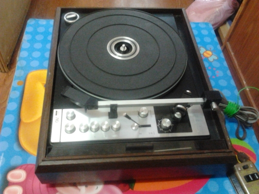 เครื่องเล่นแผ่นเสียง BSR อังกฤษ