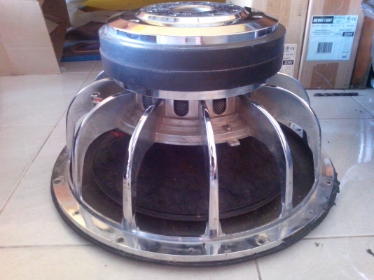 ขายเพาเวอร์คลาสD3000w+ลำโพง15นิ้วถูกๆ