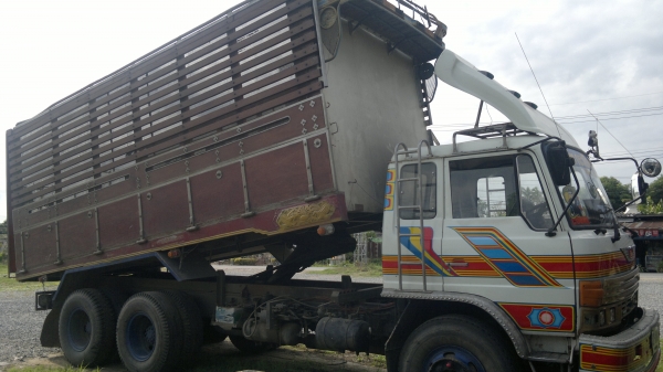 ขายฮีโน่ F17 10 ล้อ ดั้ม เพลาเดียว กระบะไม้สวย เครื่องดีไม่หลวม EH700 เบรคทิฟฟี พวงมาลัยเพาเวอร์