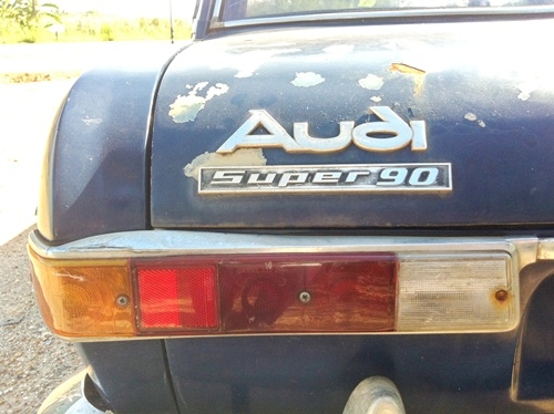 ขายAUDI super90 เกียร์ธรรมดา มี2คัน ขายเป็นอไหล่ครับ