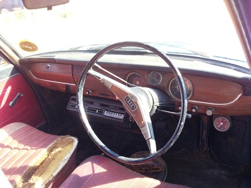 ขายAUDI super90 เกียร์ธรรมดา มี2คัน ขายเป็นอไหล่ครับ