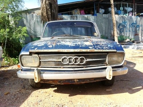 ขายAUDI super90 เกียร์ธรรมดา มี2คัน ขายเป็นอไหล่ครับ