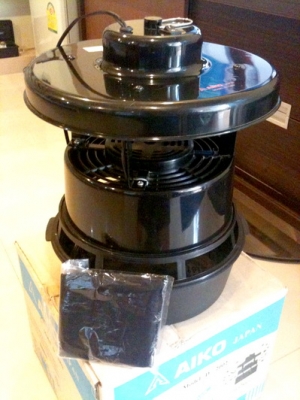 เครื่องดักจับยุงด้วยแสงอินฟาเรด ยี่ห้อ AIKO ระบบพัดลมดูดลงด้านล่าง ซื้อมาแล้วไม่ได้ใช้งาน เครื่องดักจับยุงด้วยแสงอินฟาเรด ยี่ห้อ AIKO ระบบพัดลมดูดลงด้านล่าง ซื้อมาแล้วไม่ได้ใช้งาน