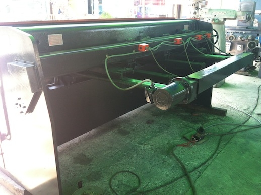 ขาย!เครื่องตัดเหล็กแผ่น หนา 3.2 มิล*2500มิล ขาย!เครื่องตัดเหล็กแผ่น หนา 3.2 มิล*2500มิล