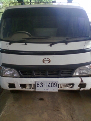 ขายหกล้อHINO  DUTRO   ปี48   URO 2เครื่อง  135 สภาพสวย