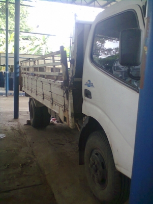 ขายหกล้อHINO  DUTRO   ปี48   URO 2เครื่อง  135 สภาพสวย