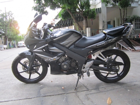 ยังไงก็ขาย CBR150ปี52ไมเหลืงขายตามสภาพชุดโอนครบ
