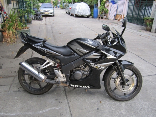 ยังไงก็ขาย CBR150ปี52ไมเหลืงขายตามสภาพชุดโอนครบ
