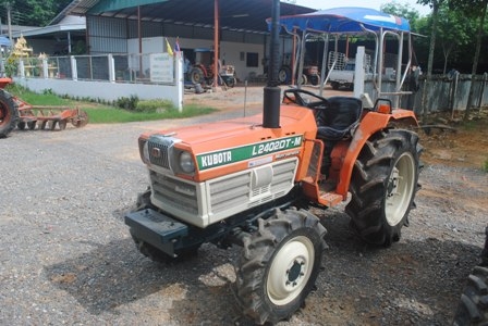 ขายรถไถ Kubota L 2402 (4WD) ขายรถไถ Kubota L 2402 (4WD)