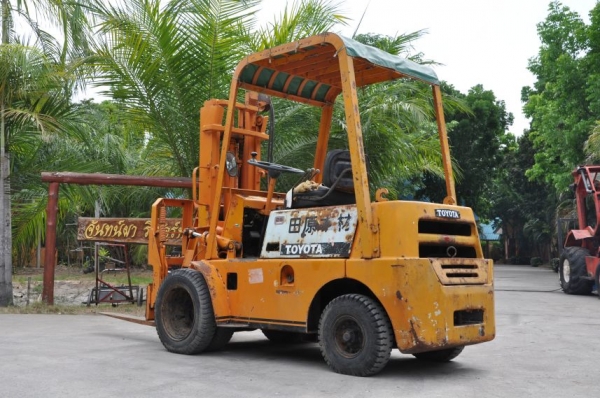 ขายFORKLIFT TOYOTA 2.5ตัน เสาสูง งากระดก เครื่องดีเซล สภาพสวยเดิมจากญี่ปุ่น ขาย159,000เท่านั้น