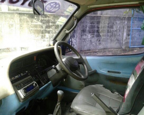 ด่วน..รถตู้หัวจรวดพร้อมใช้งานเครื่องช่วงล่างแน่นกันชนสแตนเลสแอร์หนาวภาษีเต็ม(พร้อมขับส่ง)