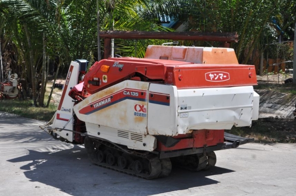 ขายรถเกี่ยวข้าว-นวดข้าว YANMAR CA135แทรคตีนตะขาบใหม่ เครื่องดีเซล 58,000เท่านั้น!!
