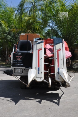 ขายรถเกี่ยวข้าว-นวดข้าว YANMAR CA135แทรคตีนตะขาบใหม่ เครื่องดีเซล 58,000เท่านั้น!!