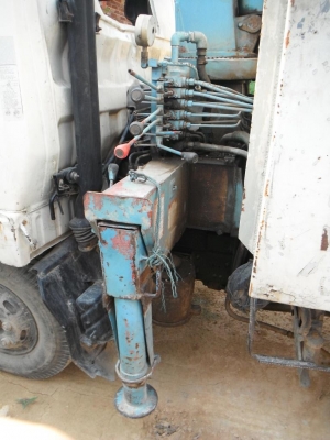 รถบรรทุก HINO ติดเครน