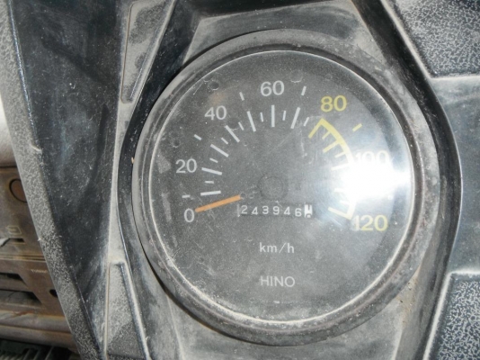 รถบรรทุก HINO ติดเครน