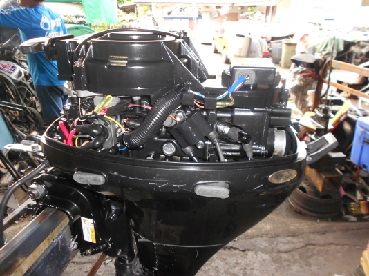 ขายเครื่องเรือ suzuki 15 เเรง fourstocke 2 ตัว อีกตัวทำอะไหล่ ขายเครื่องเรือ suzuki 15 เเรง fourstocke 2 ตัว อีกตัวทำอะไหล่