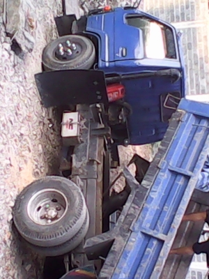 รถหกล้อดั้ม toyota dany bu61