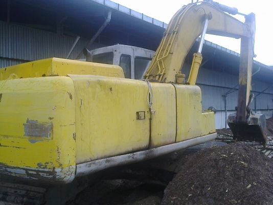 (พรรคพวกฝากขาย)แบคโฮSH200 รถทำงานอยู่..จ.สงขลา