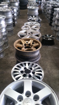 ขายแม็กสวยๆราคาถูกๆ  เหลือจำนวน 60 ชุด มีหลายขนาด มีครบทุกวง เริ่มต้นชุดละ2000ราคาสูงสุด3300สนใจโทรสอบถามได้ครับ มาก่อนได้คัดก่อน