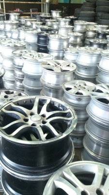 ขายแม็กสวยๆราคาถูกๆ  เหลือจำนวน 60 ชุด มีหลายขนาด มีครบทุกวง เริ่มต้นชุดละ2000ราคาสูงสุด3300สนใจโทรสอบถามได้ครับ มาก่อนได้คัดก่อน