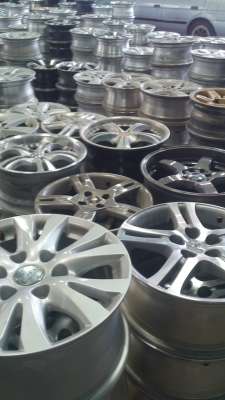 ขายแม็กสวยๆราคาถูกๆ  เหลือจำนวน 60 ชุด มีหลายขนาด มีครบทุกวง เริ่มต้นชุดละ2000ราคาสูงสุด3300สนใจโทรสอบถามได้ครับ มาก่อนได้คัดก่อน