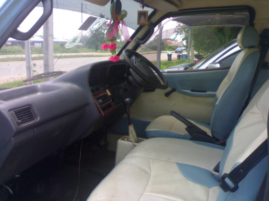 ขายรถตู้หลังคาสูงปี95 เครื่อง2800 มีแอร์สภาพพร้อมใช้คับหลุดมัดจำคับ