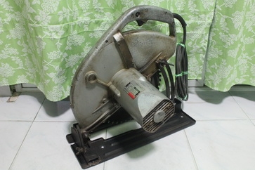 เครื่องเลื่อยวงเดือนยี่ห้อ makita รุ่น 5401N ขนาด 15 นิ้ว พร้อมใช้งานครับ