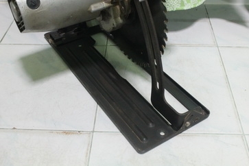 เครื่องเลื่อยวงเดือนยี่ห้อ makita รุ่น 5401N ขนาด 15 นิ้ว พร้อมใช้งานครับ